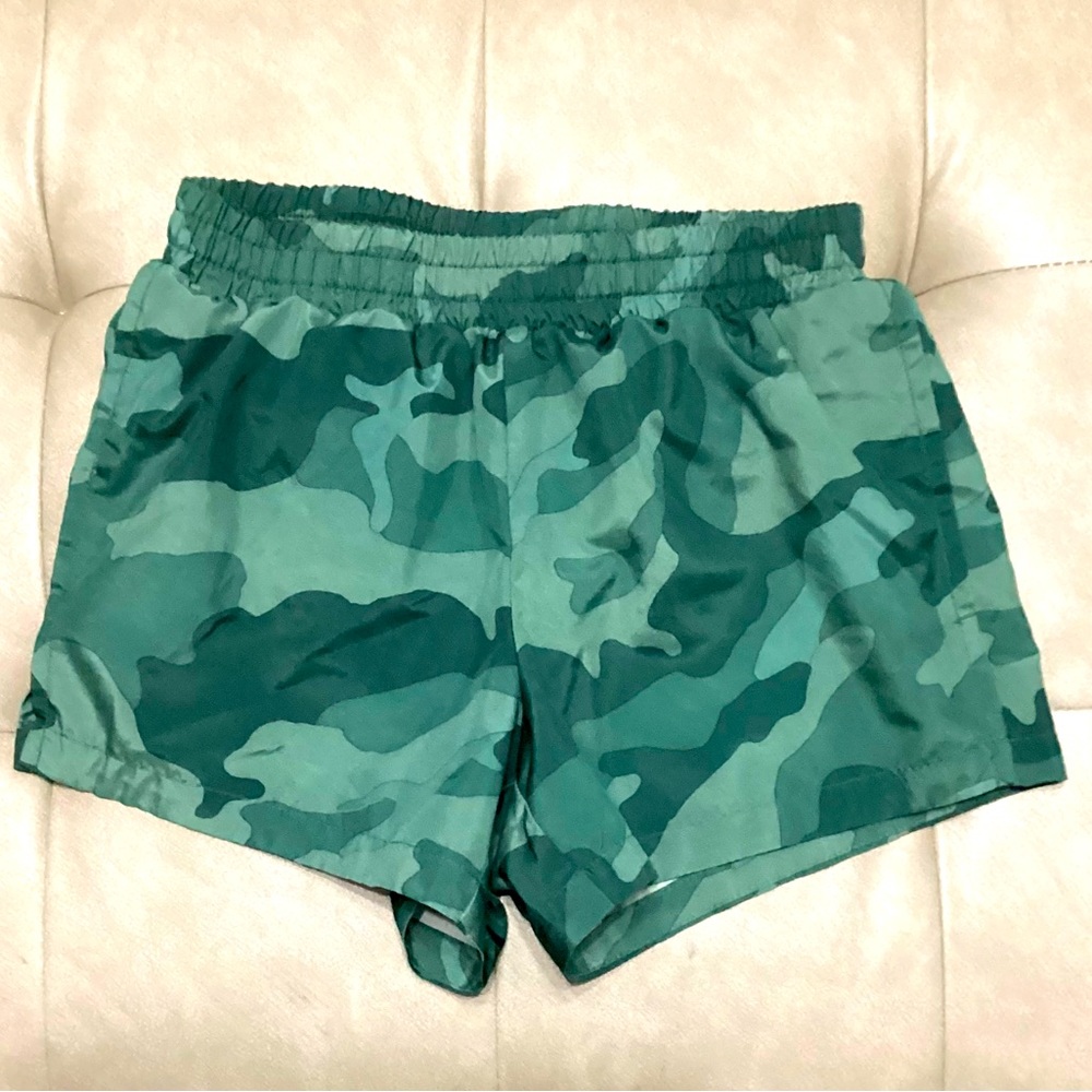 Girls Old Navy Athletic Shorts Green Camo
